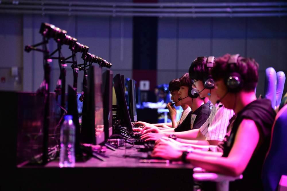 中国电子竞技人才空缺达50万，只要能玩游戏，就这么受欢迎？