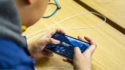 腾讯网易在避免未成年暑期沉迷游戏方面做了哪些努力？